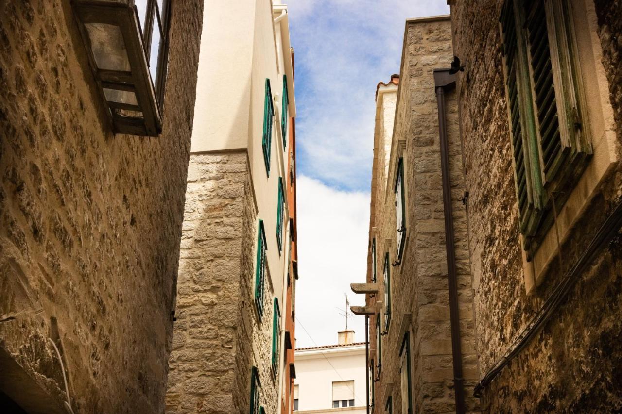 Aparthotel St. Clara Old Town à Šibenik Extérieur photo