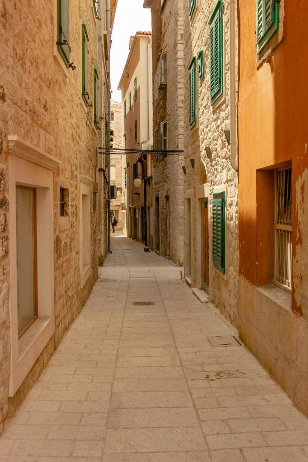 Aparthotel St. Clara Old Town à Šibenik Extérieur photo